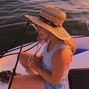 Meet your Posher, Liz